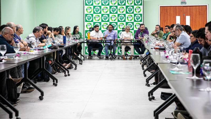UEA realiza “Encontro de coordenadores de cursos de graduação” com foco em planejamento e integração