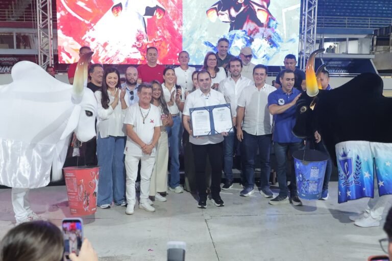 Festival de Parintins 2026: Governo do Amazonas e Cosama assinam termo de parceria para distribuição de água tratada durante o festival