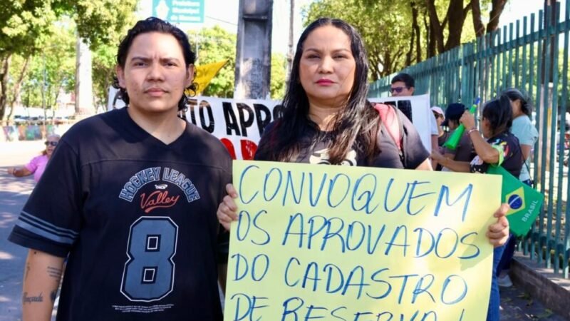Aprovados em concurso da Semed protestam em frente à Prefeitura e cobram convocação imediata em Manaus