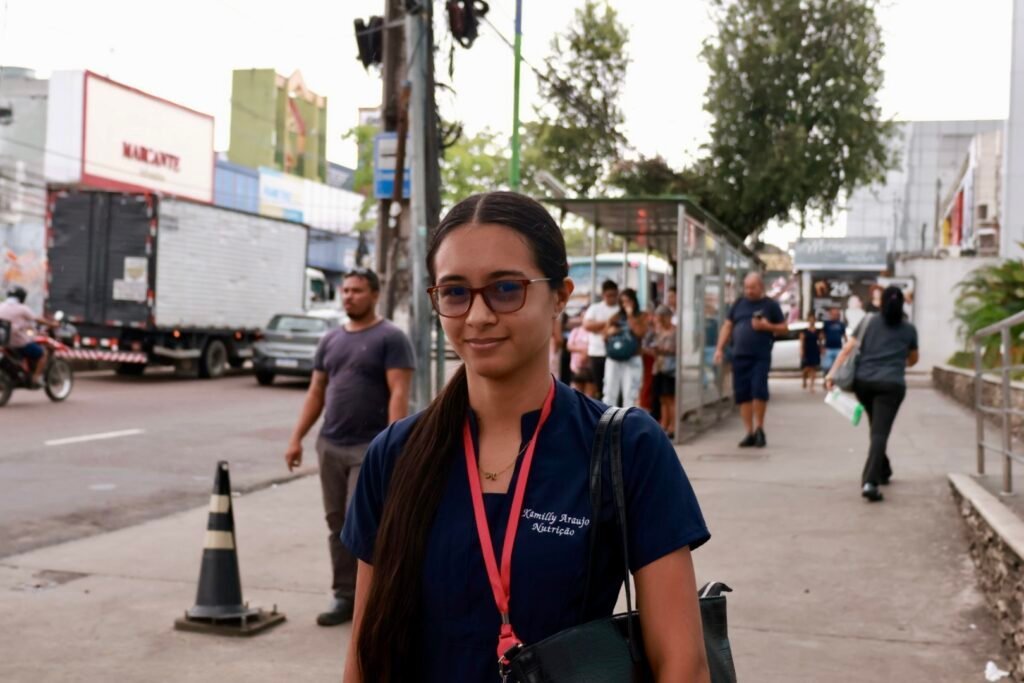 Paradas de ônibus em Manaus expõem abandono e insegurança; especialista analisa impactos sociais