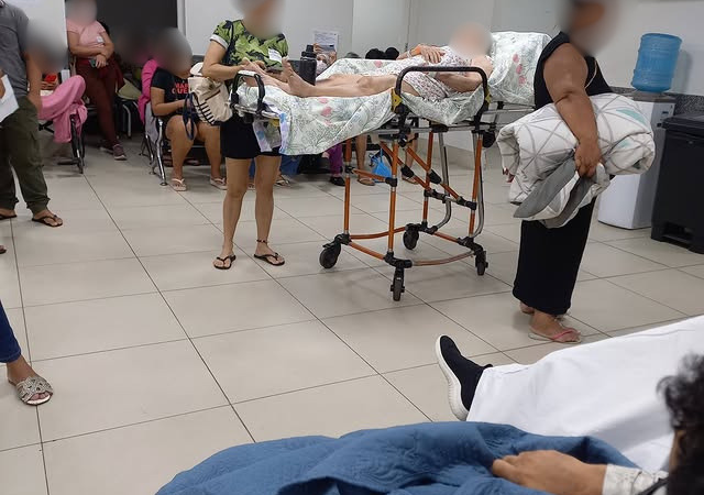 ‘Indignação e decepção’: acompanhante denuncia superlotação e pacientes à espera de leitos no Hospital 28 de Agosto
