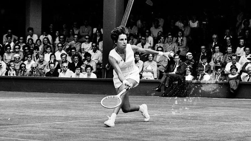 Luisa Stefani encerra jejum de 59 anos e avança à final de duplas em Wimbledon