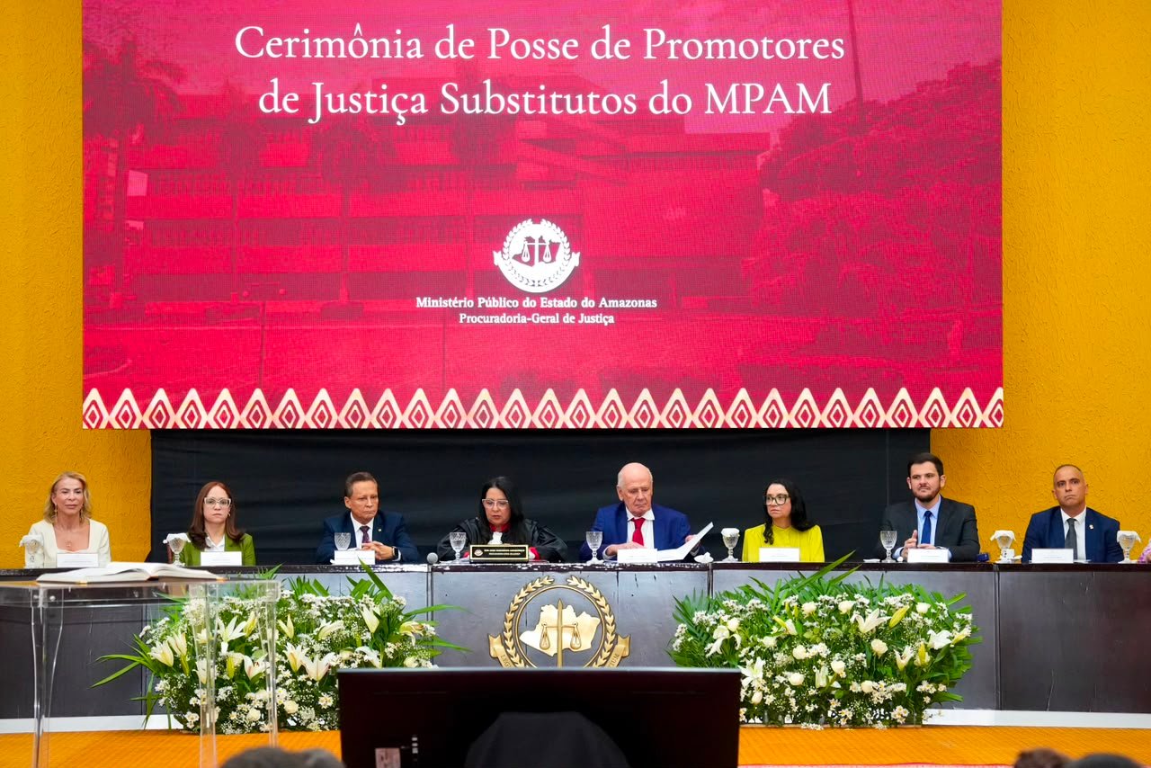 Prefeito Renato Junior prestigia posse de novos promotores de Justiça e destaca diálogo entre instituições em favor da população