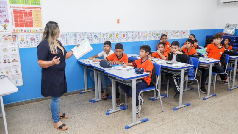 Prefeitura de Manaus e UEA firmam parceria para ofertar mestrado a professores e pedagogos da rede municipal de educação
