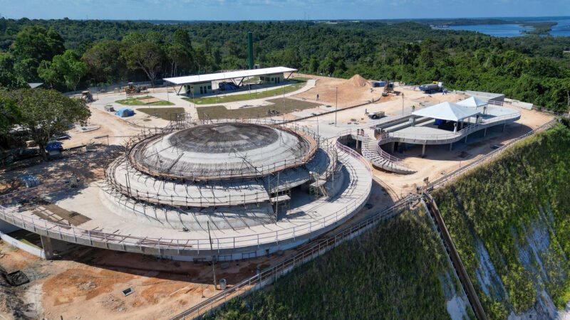 Prefeitura avança nas obras no parque Encontro das Águas Rosa Almeida e inicia preparação para etapa de concretagem das ‘asas’ que simbolizam os rios Negro e Solimões