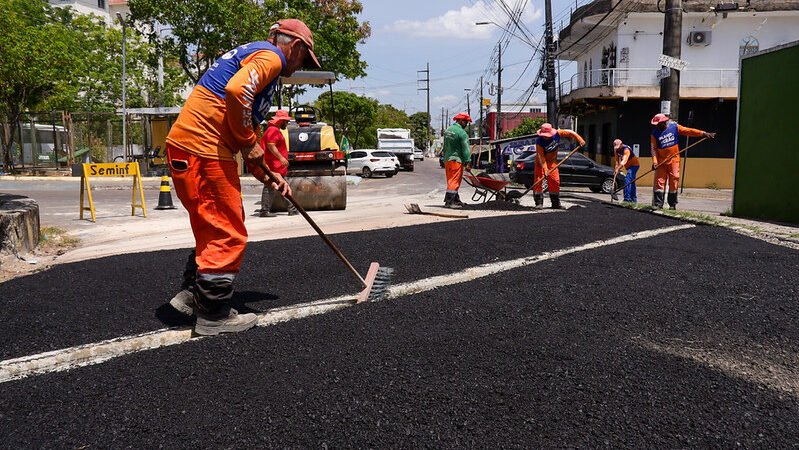 Prefeitura de Manaus intensifica serviço de recuperação viária com 43 frentes simultâneas de tapa-buracos