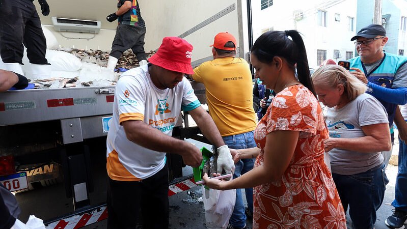 Prefeitura leva ‘Jaraqui da Gente’ ao Viver Melhor 4 e ao Educandos e garante a distribuição de 57 mil unidades de pescado para cerca de 4 mil famílias nas regiões 