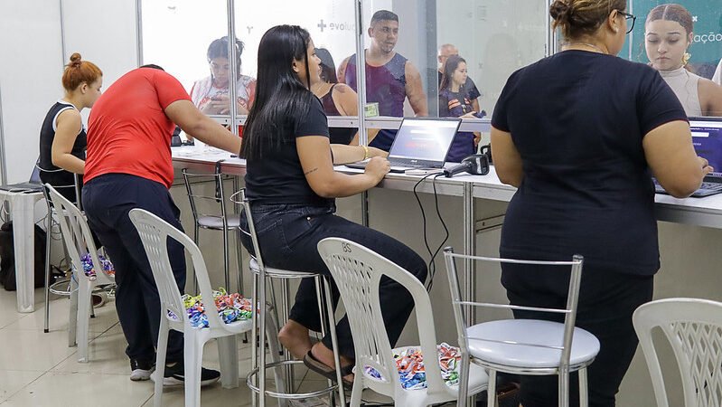Público do ‘#SouManaus Passo a Paço 2026’ aproveita domingo para retirada das pulseiras do evento