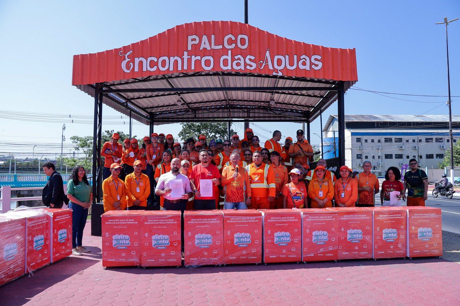 Prefeitura inicia instalação de 62 coletores de lixo eletrônico e amplia estrutura permanente de coleta seletiva em Manaus