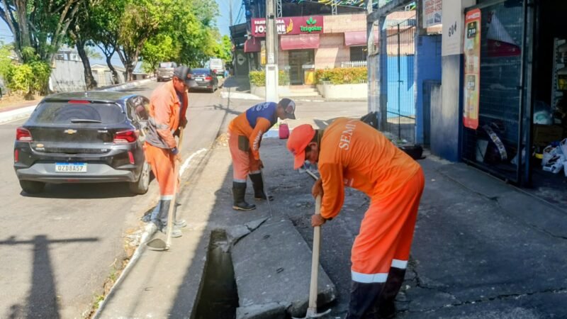 Prefeitura de Manaus recupera caixa coletora obstruída por descarte irregular de lixo no bairro Redenção