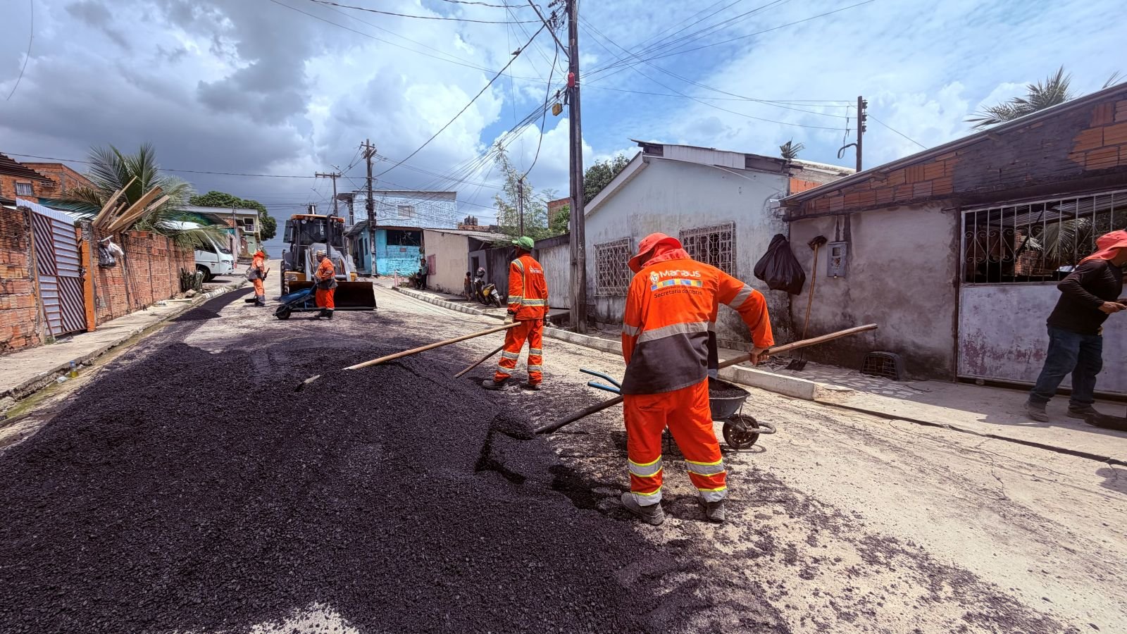 Bairro Santa Etelvina ganha nova frente de recuperação asfáltica da Prefeitura de Manaus
