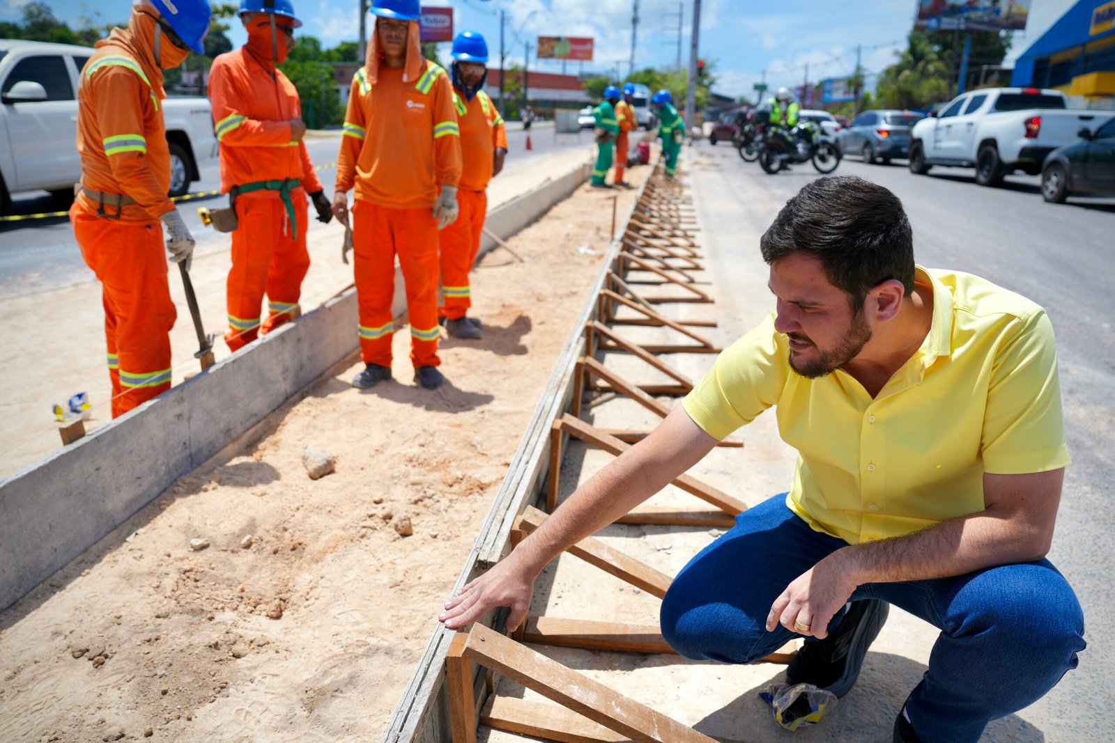 Prefeito Renato Junior vistoria obras em canteiros centrais na zona Norte com reestruturação para devolver a autoestima de Manaus