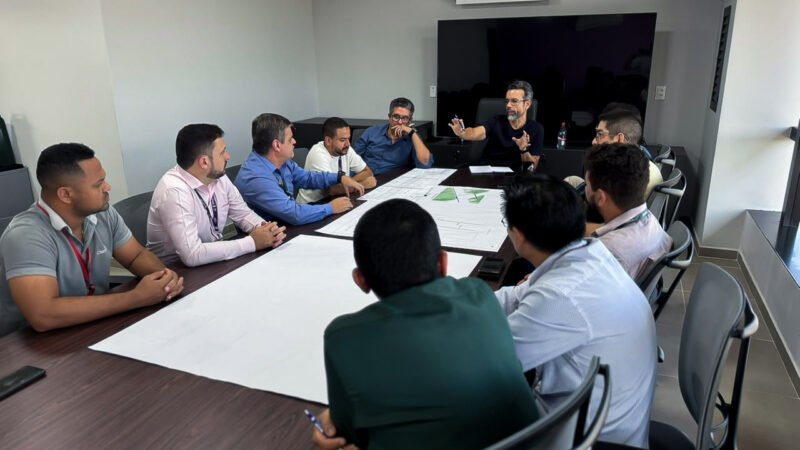Prefeitura de Manaus faz reunião técnica sobre cabeamento subterrâneo para início das obras da primeira Rua Gastronômica de Manaus