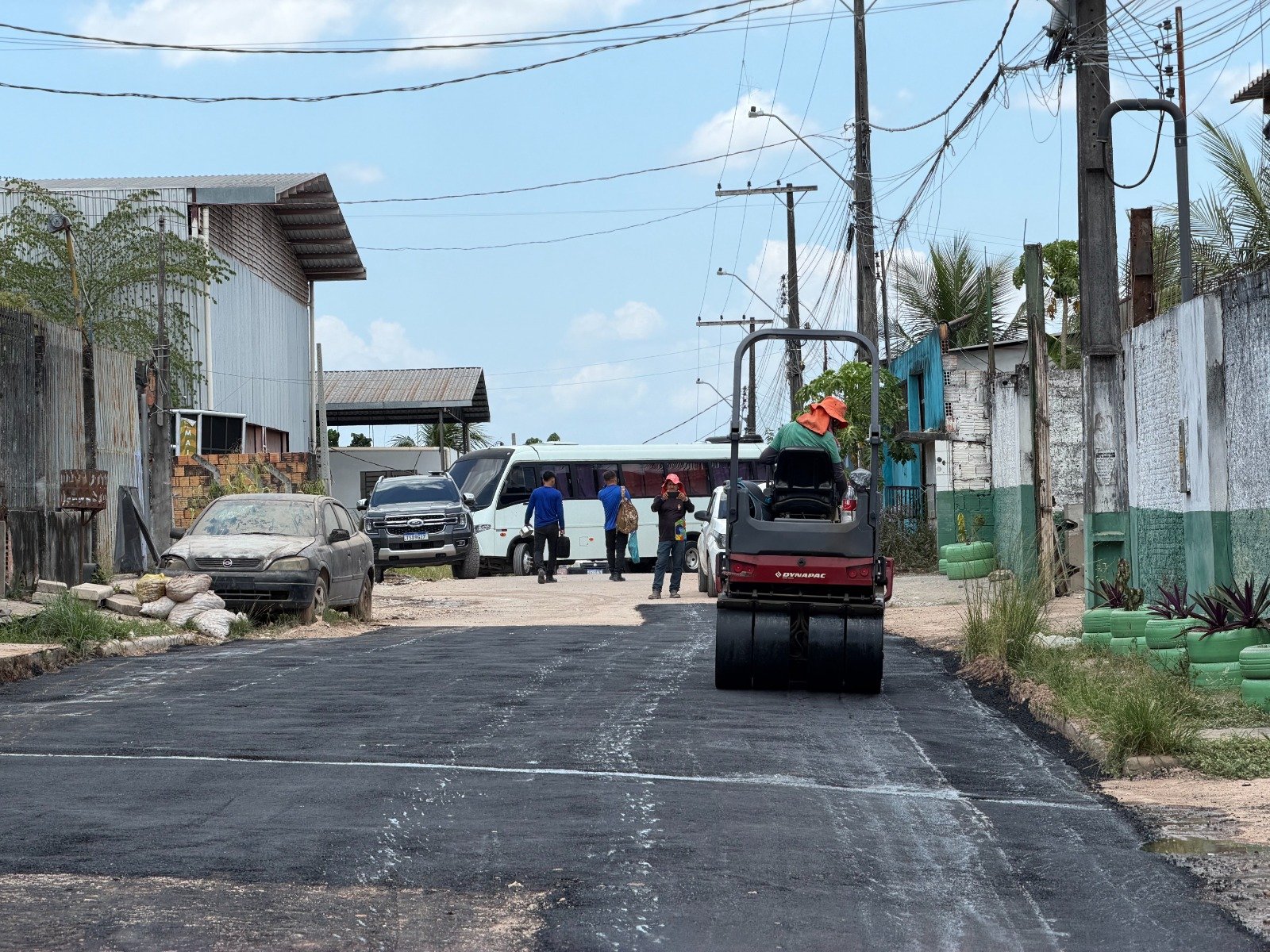 Prefeitura de Manaus recupera pavimento e melhora mobilidade em rua no Santa Etelvina