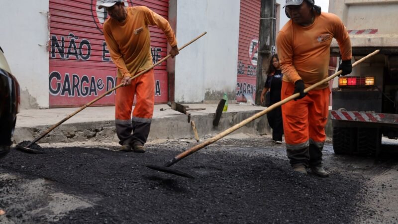 Prefeitura de Manaus avança com recuperação asfáltica em importante via do bairro Petrópolis
