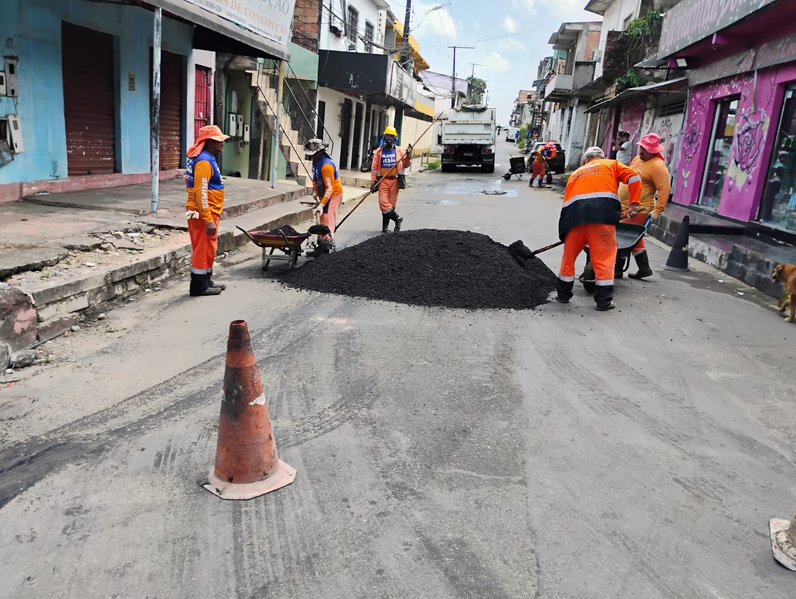 Prefeitura de Manaus recupera pavimento e melhora circulação no Lírio do Vale 1