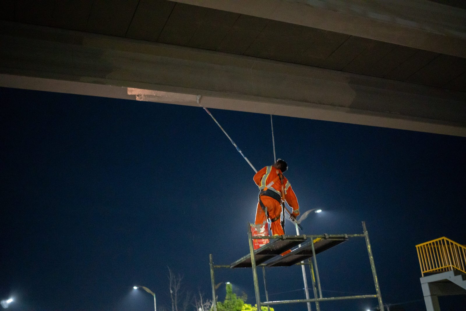 Prefeitura de Manaus avança na revitalização da passarela da avenida Max Teixeira e amplia investimentos em mobilidade urbana