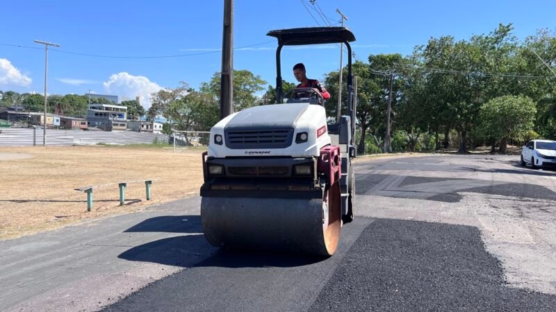 Prefeitura de Manaus avança com recuperação asfáltica em três vias do conjunto Atílio Andreazza, no Japiim