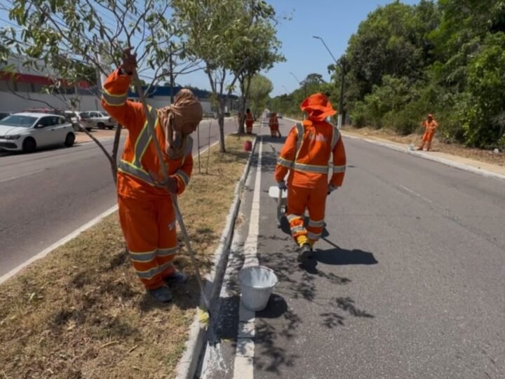 Prefeitura intensifica serviços de pintura de meio-fio e sarjetas neste período de verão