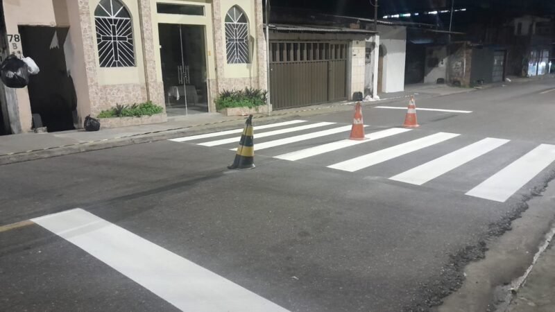 Prefeitura de Manaus avança com sinalização viária e reforça ordenamento em diferentes zonas da capital