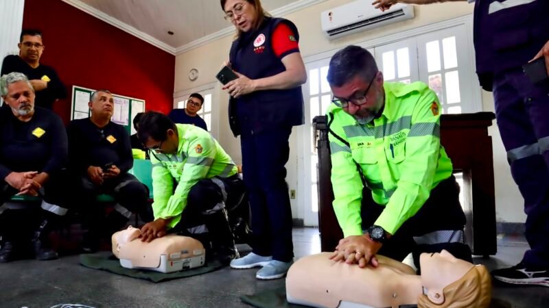 Agentes de trânsito da prefeitura recebem capacitação em primeiros socorros das equipes do Samu