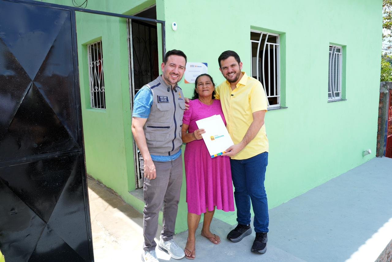 Prefeito Renato Junior entrega moradias reformadas pelo ‘Casa Manauara’ a famílias do Cidade de Deus e anuncia ampliação do programa para mil casas em 2027