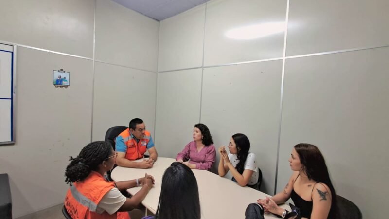 Defesa Civil Municipal recebe estudantes do Ifam para conhecer ações de monitoramento