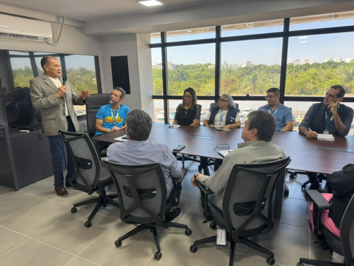 Ouvidoria-Geral reforça papel da escuta cidadã em encontro com equipe do Implurb
