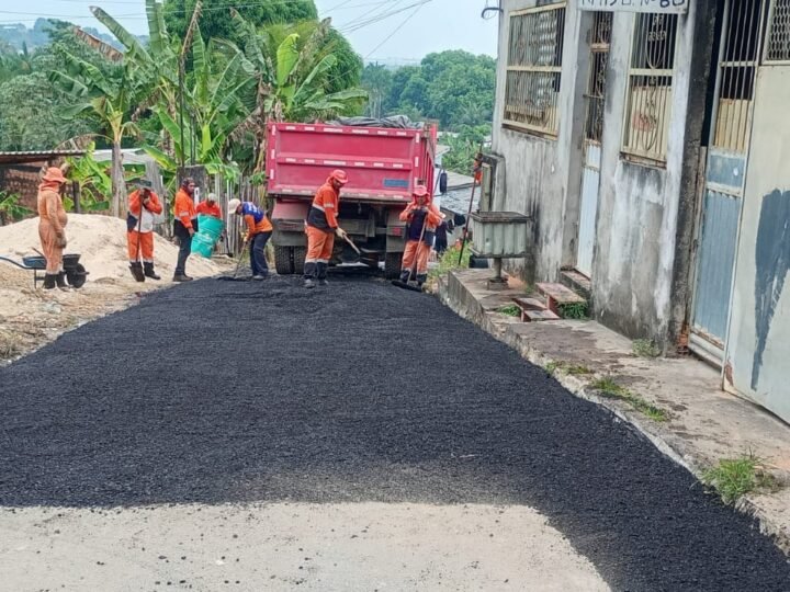 Prefeitura de Manaus pavimenta trecho da rua Val Paraíso e melhora mobilidade no Tarumã