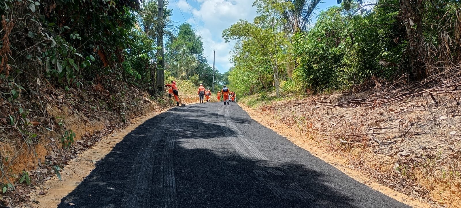 Prefeitura de Manaus pavimenta quatro ladeiras no ramal São João e amplia transformação da infraestrutura na zona rural