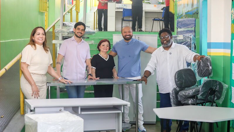 Prefeitura de Manaus equipa escola no Japiim com novos itens mobiliários e beneficia quase 1,5 mil alunos