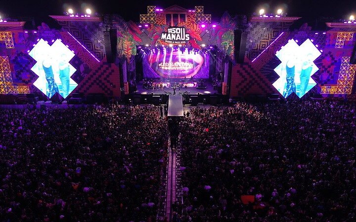 Ana Castela e Léo Santana encerram domingo do ‘#SouManaus’ com multidão, música e muita alegria