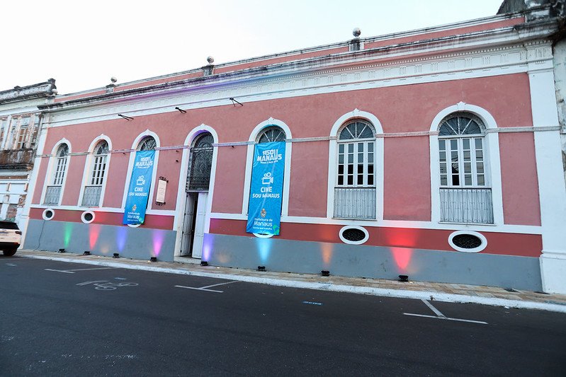 Cine ‘#SouManaus’ inicia com valorização de produções e artistas locais no centro histórico