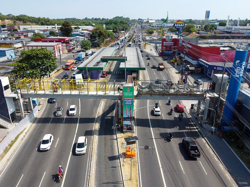 Prefeitura de Manaus avança em mais de 70% da obra da passarela Santos Dumont