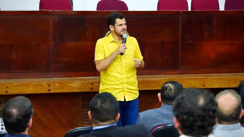 Prefeito Renato Junior apresenta ao MP-AM ações de Manaus no combate às queimadas e oferece estrutura para parceria com municípios do Amazonas