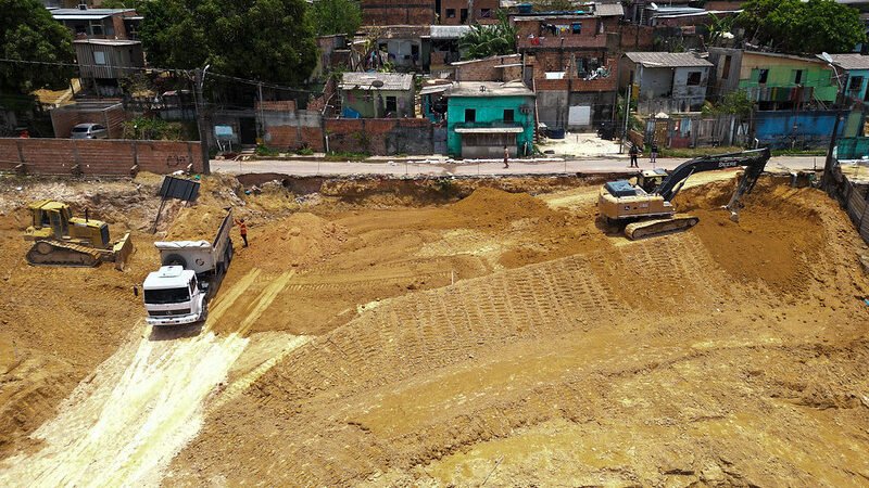 Prefeitura de Manaus trabalha na contenção de erosão e prevenção de riscos no bairro Tancredo Neves 
