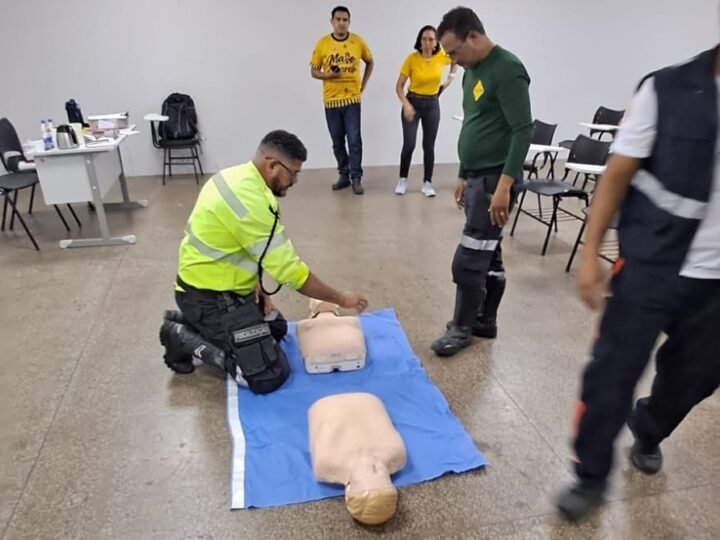 Equipes do Samu capacitam servidores do IMMU em noções de primeiros socorros