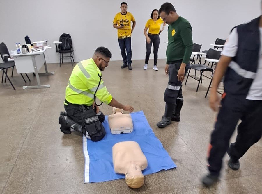 Equipes do Samu capacitam servidores do IMMU em noções de primeiros socorros
