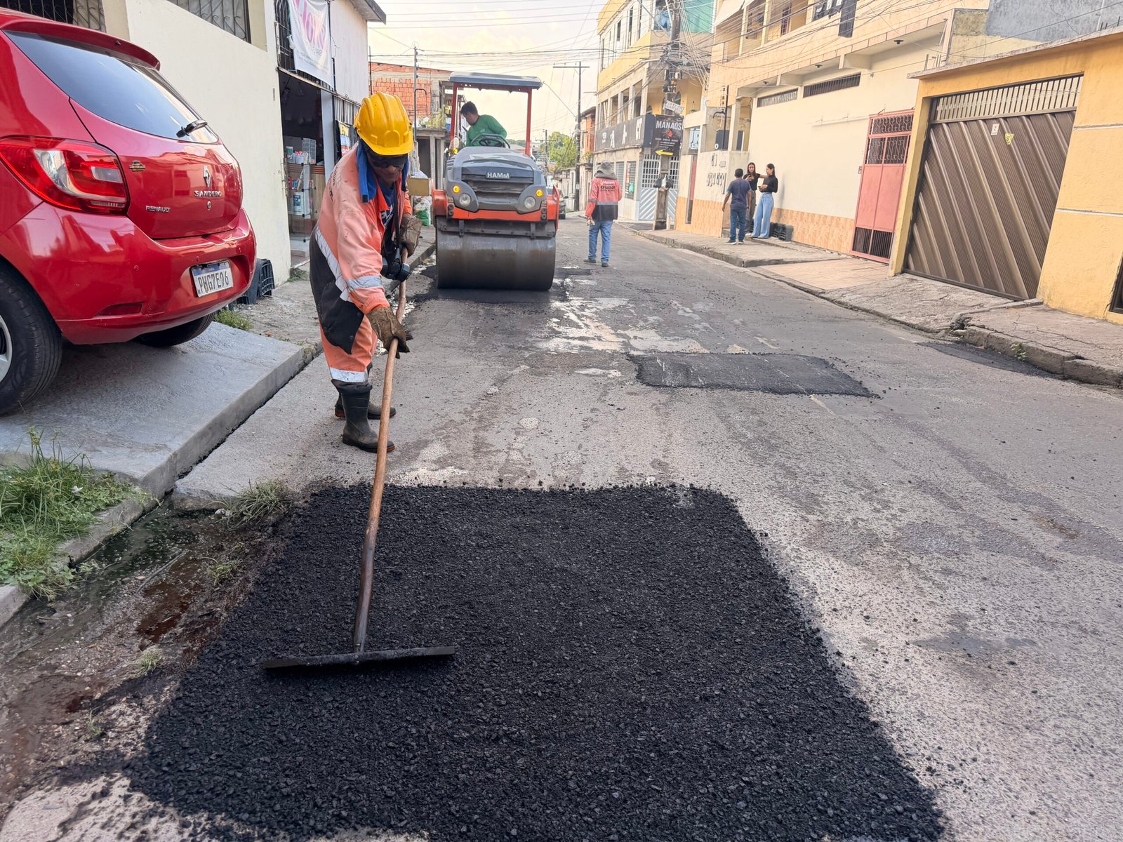 Prefeitura de Manaus recupera duas ruas no Nova Esperança e melhora condições de tráfego na zona Oeste