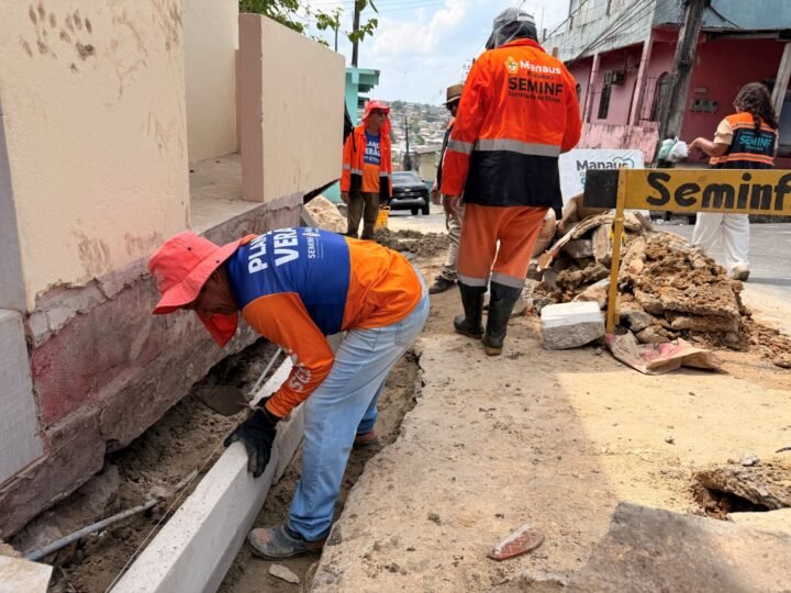 Prefeitura de Manaus recupera drenagem no Zumbi dos Palmares e combate pontos de alagamento na zona Leste