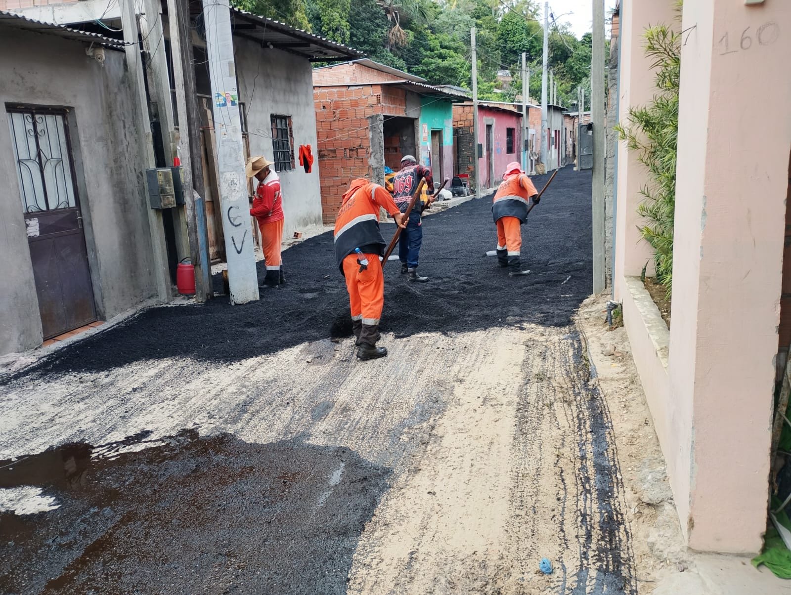 Prefeitura de Manaus recupera pavimento da rua Gurupá e melhora circulação no bairro Colônia Terra Nova