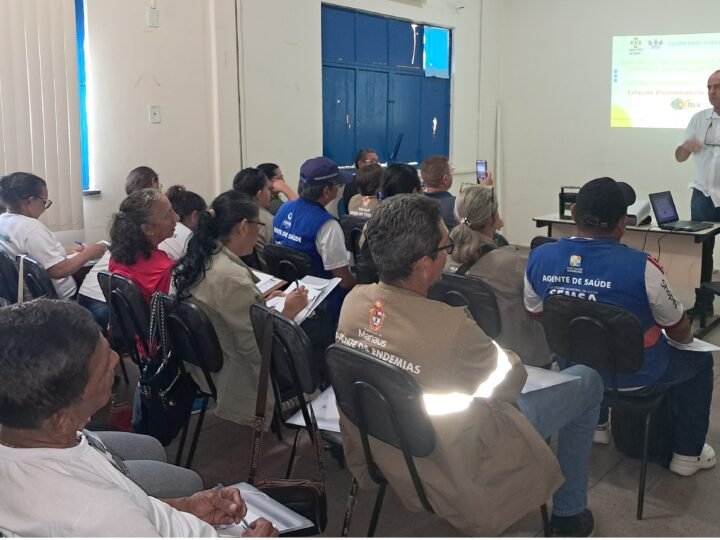 Prefeitura de Manaus promove capacitação para o uso de estações disseminadoras de larvicida no combate ao Aedes