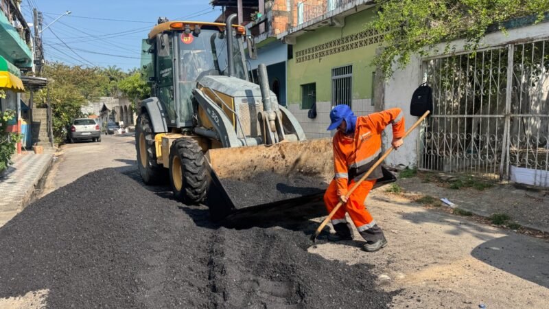Prefeitura de Manaus recupera rua no bairro Coroado e melhora mobilidade na zona Leste
