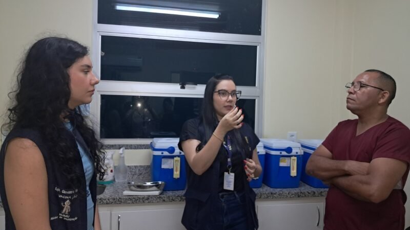 Profissionais de sala de vacina da prefeitura participam de treinamento para ampliar oferta da profilaxia da raiva humana em Manaus