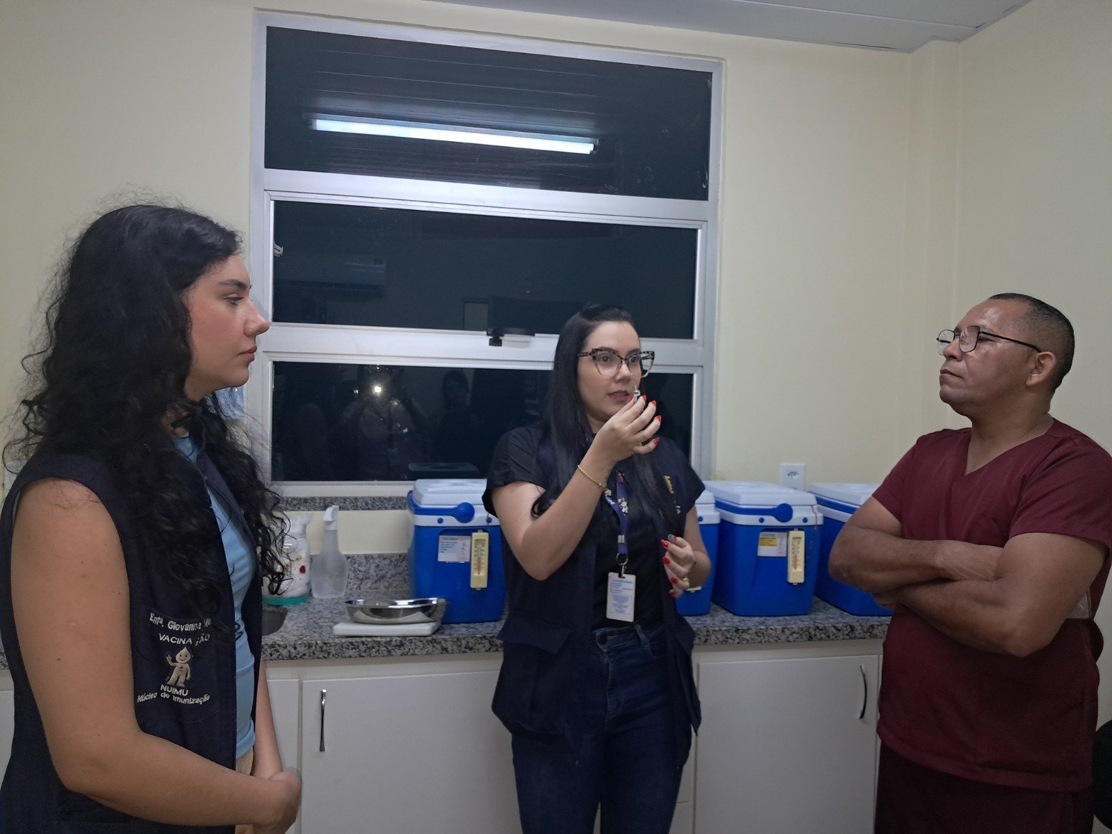 Profissionais de sala de vacina da prefeitura participam de treinamento para ampliar oferta da profilaxia da raiva humana em Manaus