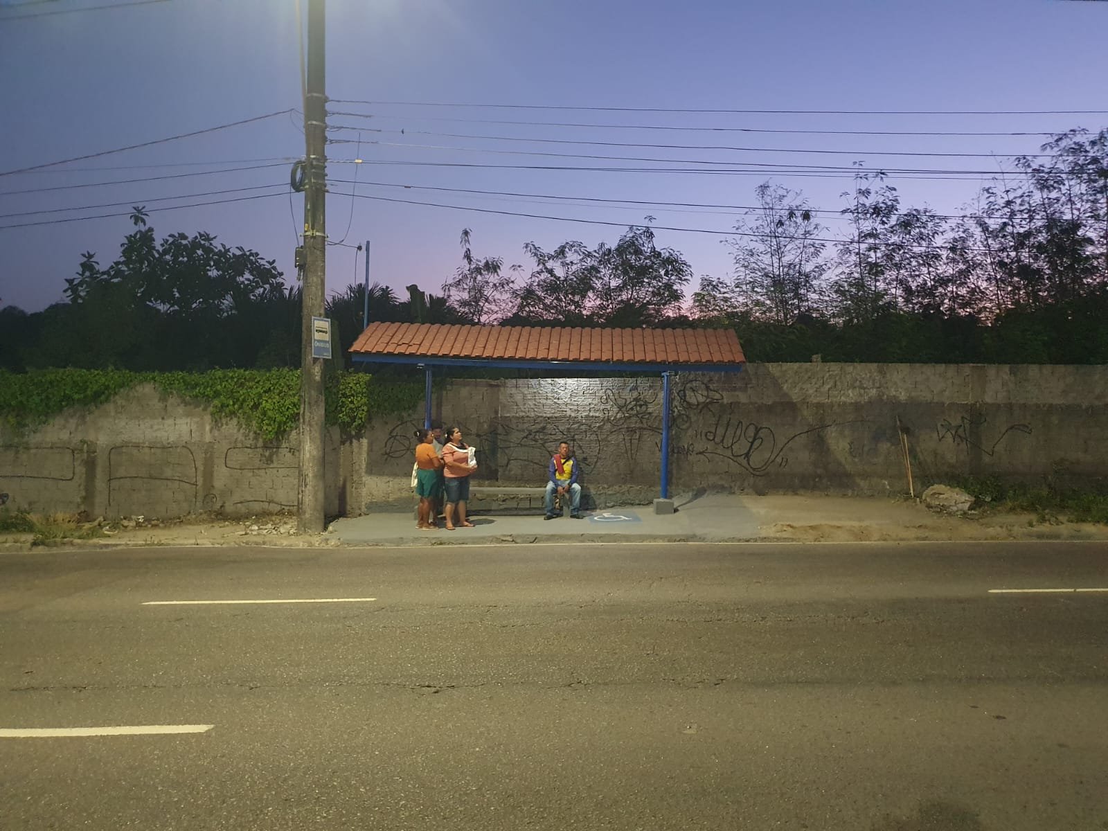 Prefeitura amplia estrutura de pontos de ônibus em diferentes zonas de Manaus