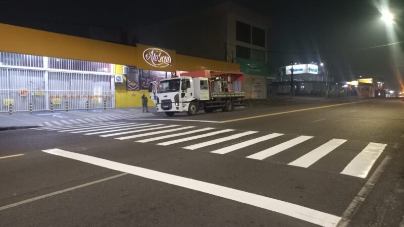 Prefeitura de Manaus reforça sinalização em 12 bairros para ampliar a segurança nas vias