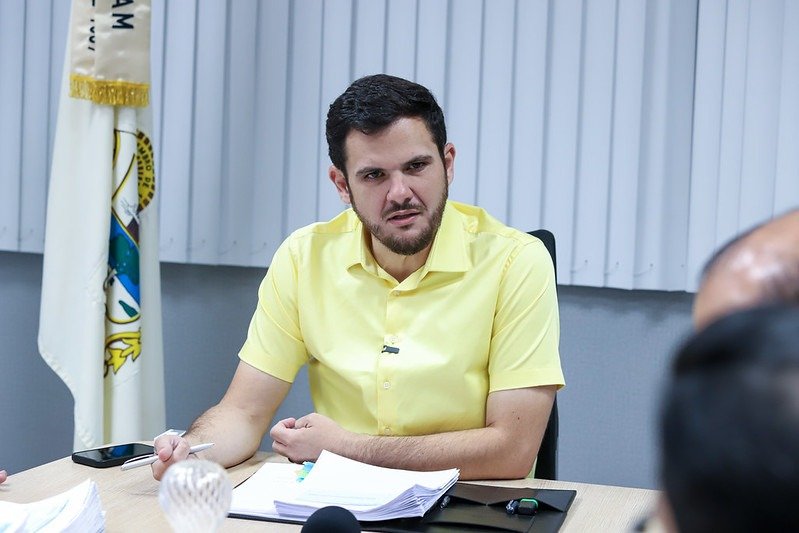 Prefeito Renato Junior libera mais de R$ 7,4 milhões para o Proesc e garante mais autonomia e agilidade para pequenos reparos em 515 escolas de Manaus