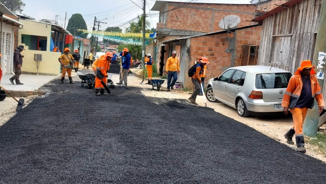 Prefeitura de Manaus melhora mobilidade no Zumbi dos Palmares com recuperação da rua Marcelo Santos