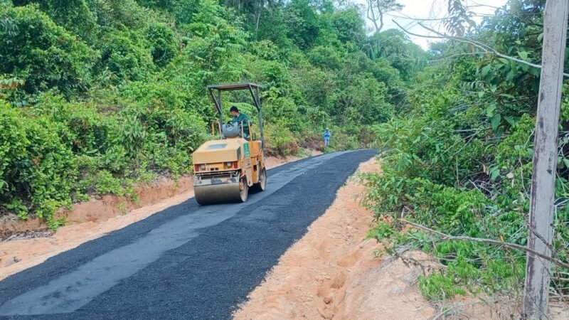 Prefeitura de Manaus pavimenta ladeiras no ramal ZF5 e melhora acesso na zona rural